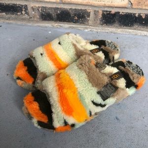 Fluff You Cali Collage | UGG Slides